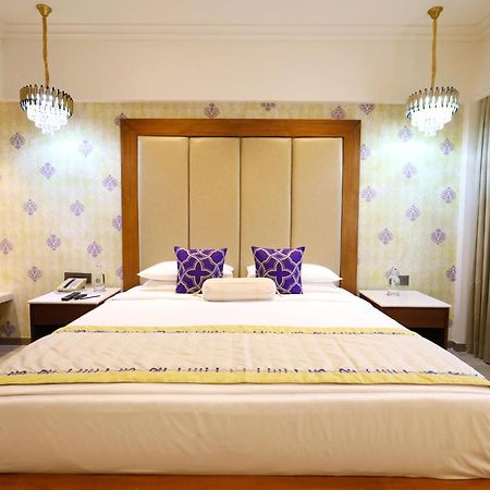 Vivanta Bengaluru Residency Road Eksteriør billede